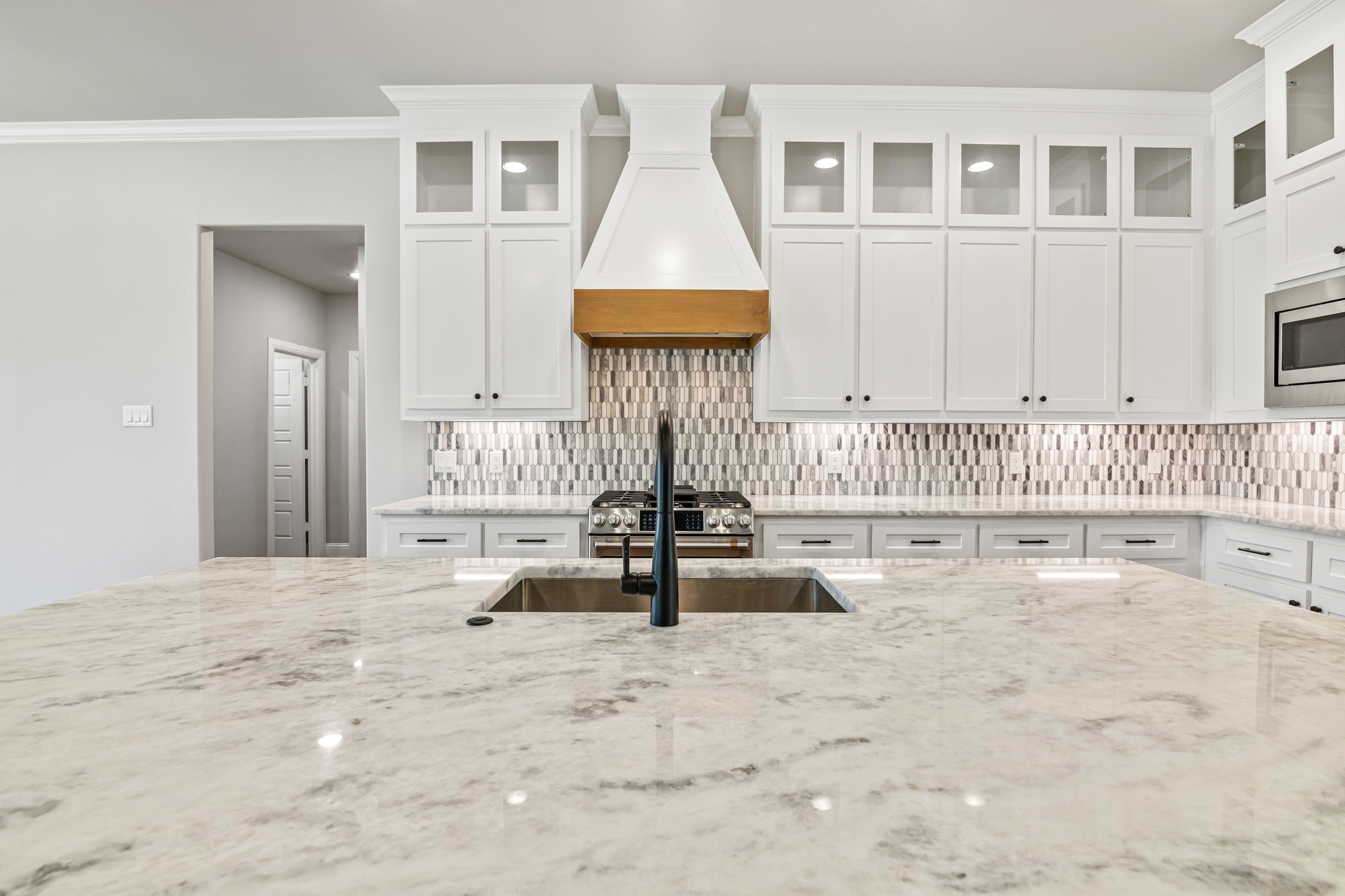 https://0201.nccdn.net/4_2/000/000/038/2d3/kitchen-island-view.jpg
