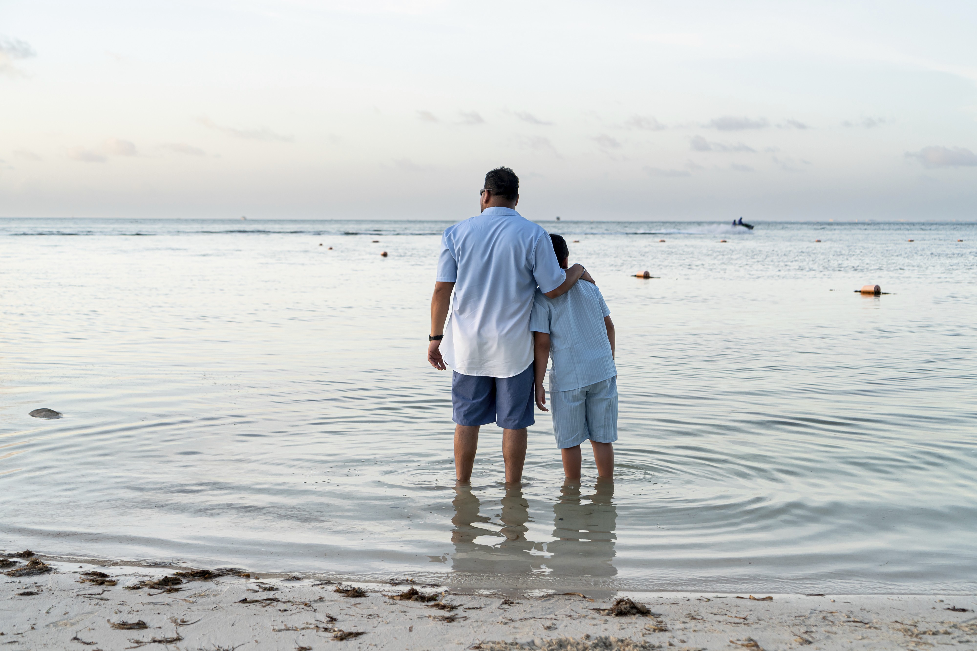 https://0201.nccdn.net/4_2/000/000/038/2d3/luxartifices-riviera-maya-beach-family-photos0034.jpg
