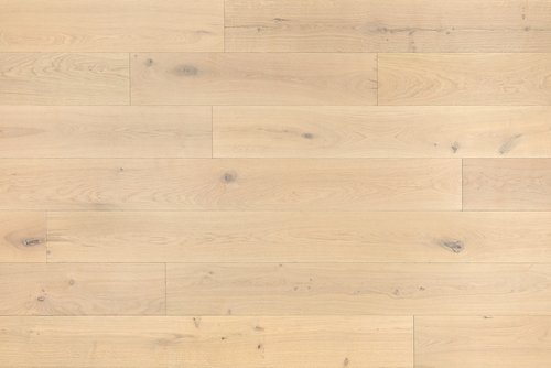 Valensole Collection Orchard Hills
LUXURY FLOORING
5/8” x 7.5” - 4MM TOP LAYER - LENGTHS TO 6.23’
60% FULL LENGTH
EUROPEAN WHITE OAK