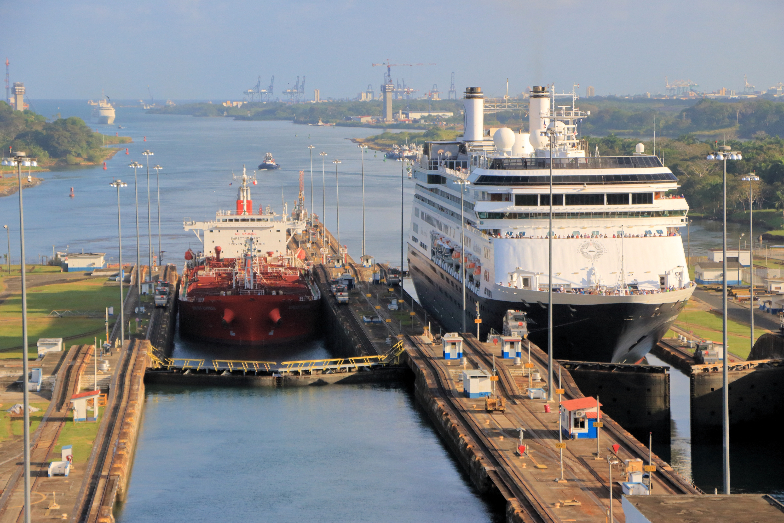 https://0201.nccdn.net/4_2/000/000/038/2d3/panama.jpg