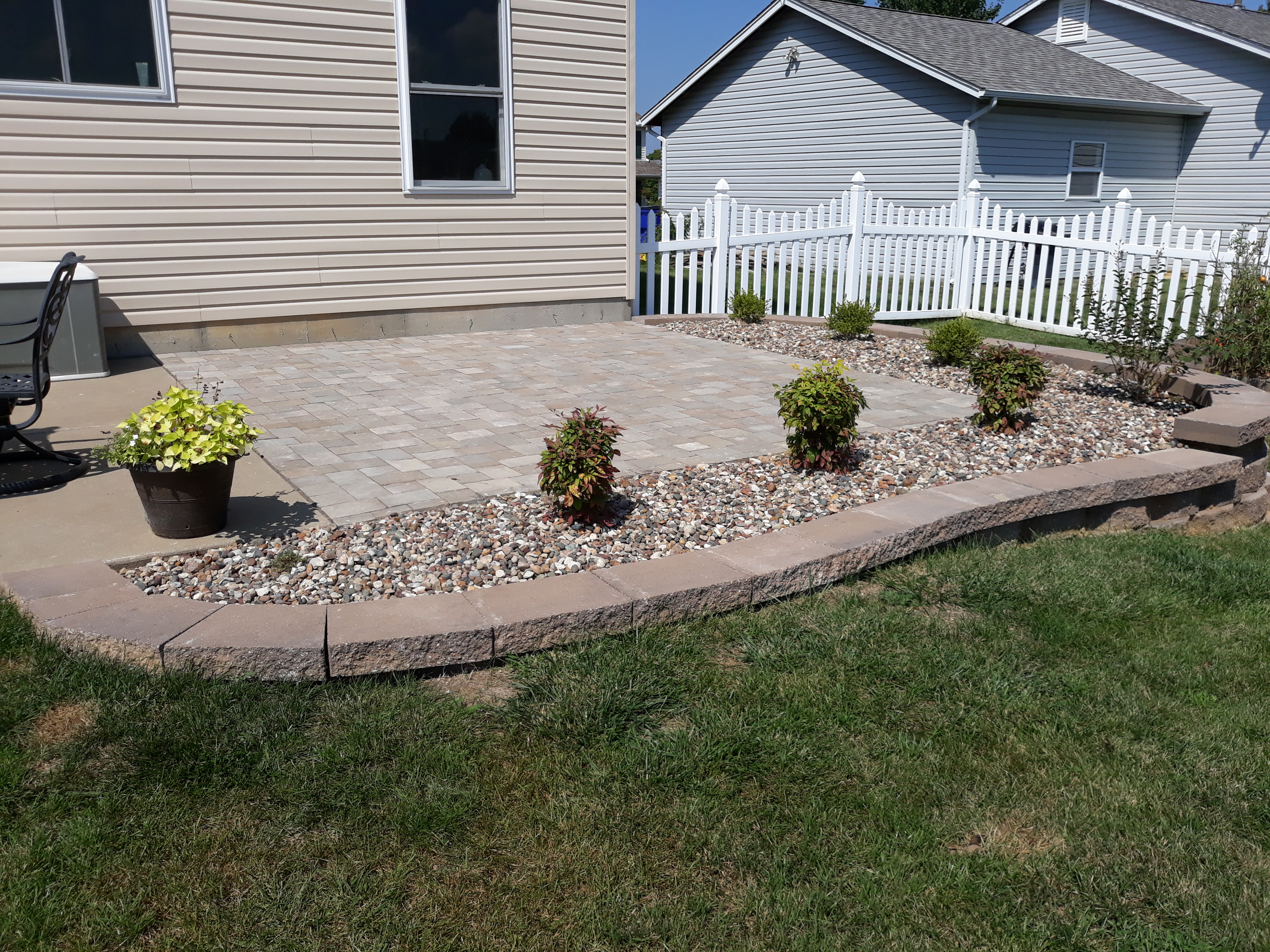 https://0201.nccdn.net/4_2/000/000/038/2d3/preledge-bethany-patio--2-.jpg