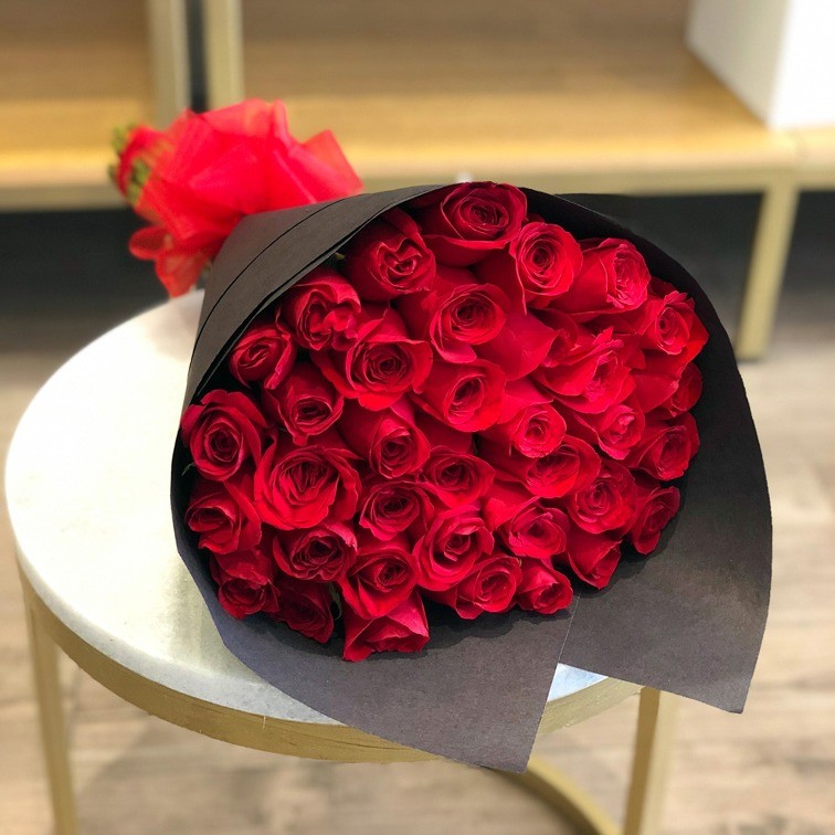 https://0201.nccdn.net/4_2/000/000/038/2d3/ramo-de-36-rosas-amor-mio.jpeg