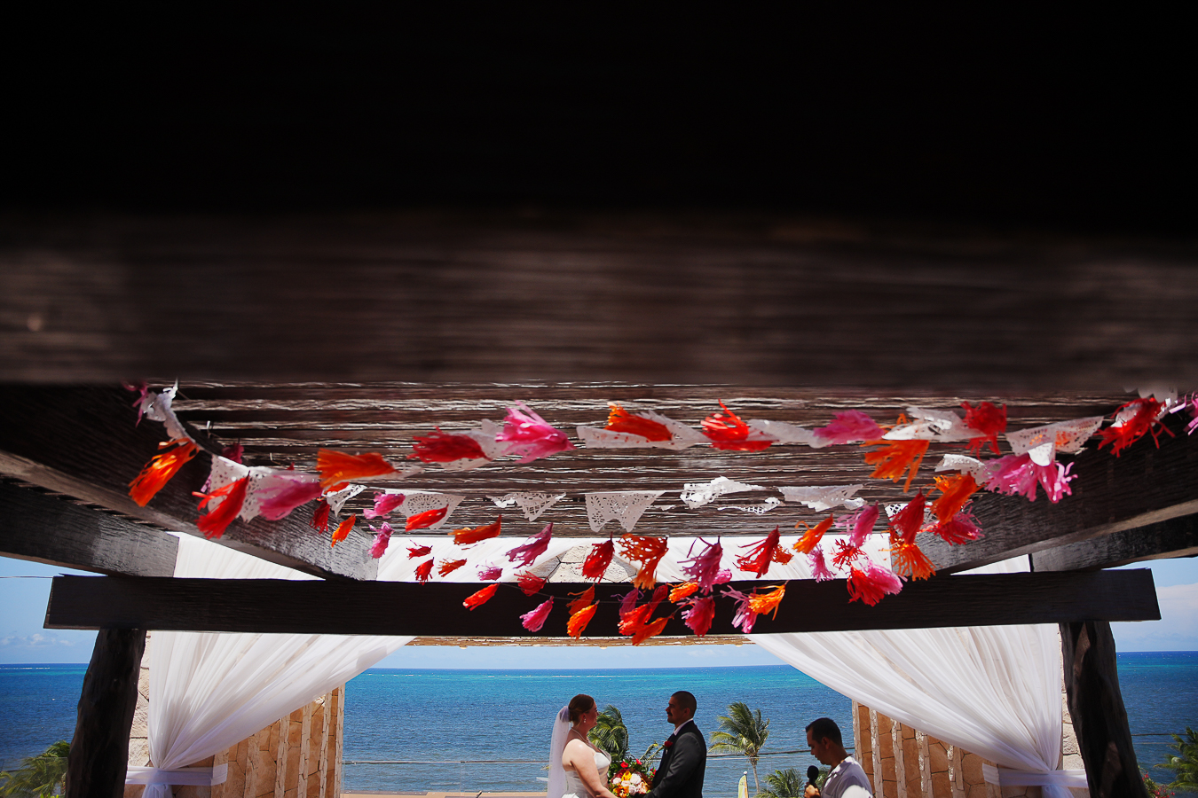 https://0201.nccdn.net/4_2/000/000/038/2d3/riviera-maya-weddingvenue%E2%80%93royalton-hotel-015.jpg