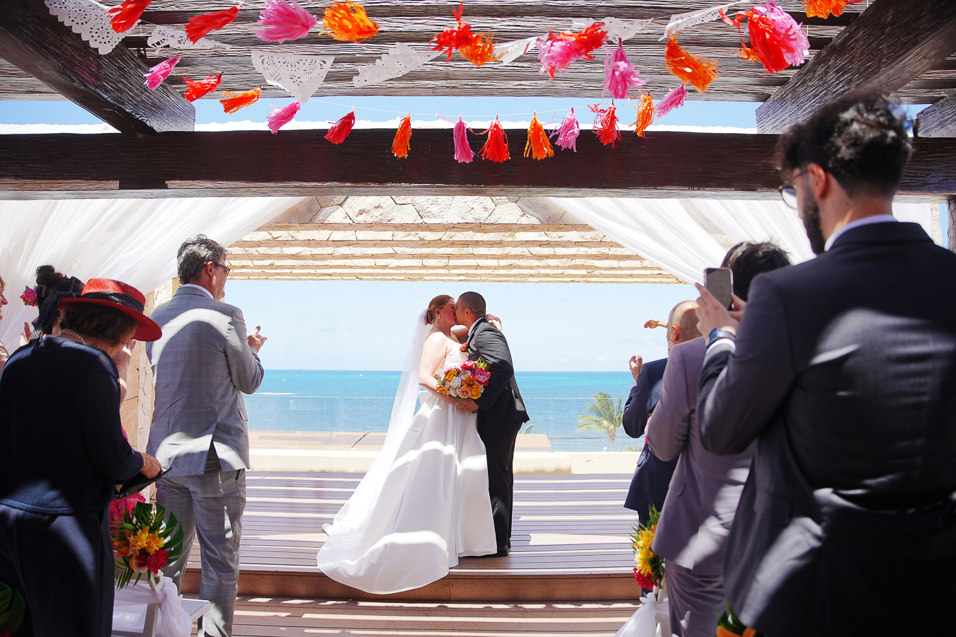 https://0201.nccdn.net/4_2/000/000/038/2d3/riviera-maya-weddingvenue%E2%80%93royalton-hotel-023.jpg