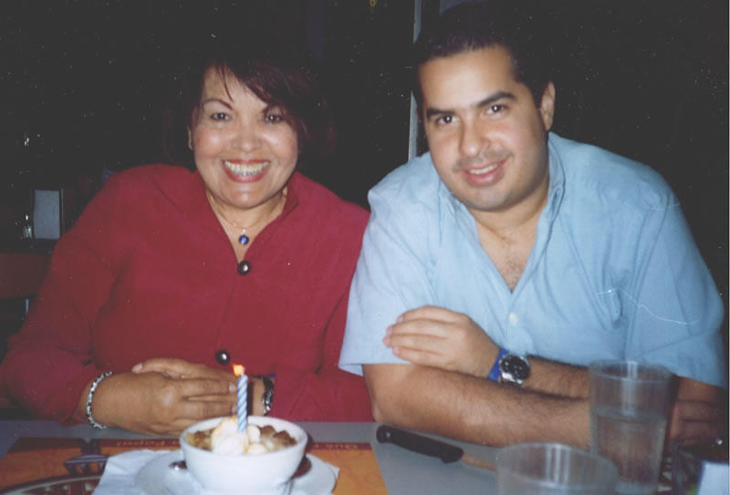 Mi mamá y Rony. 