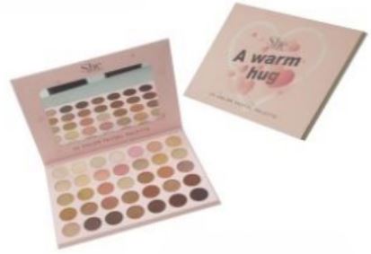 SP22
A WARM HUG 35 COLOR PALLET
