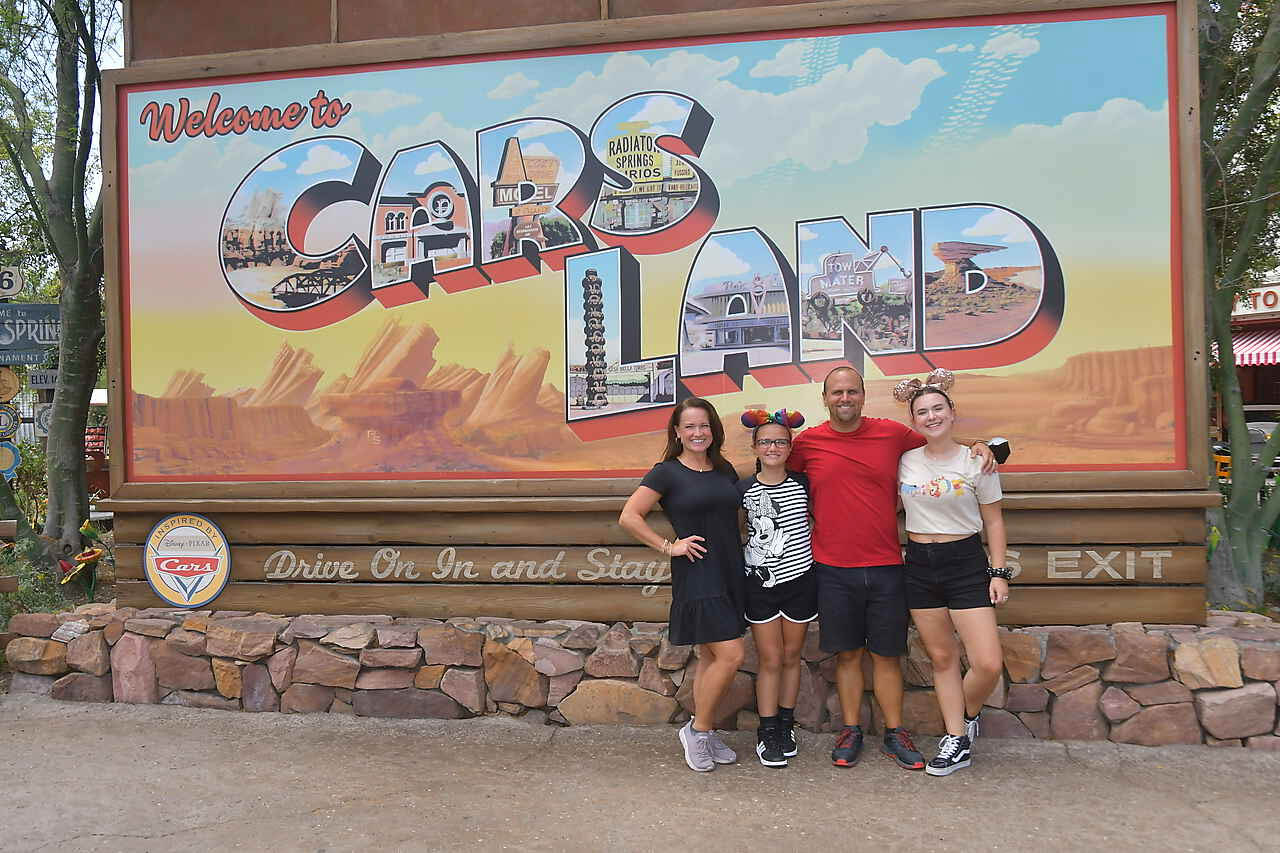https://0201.nccdn.net/4_2/000/000/038/2d3/tempe-disney-order-31.jpg