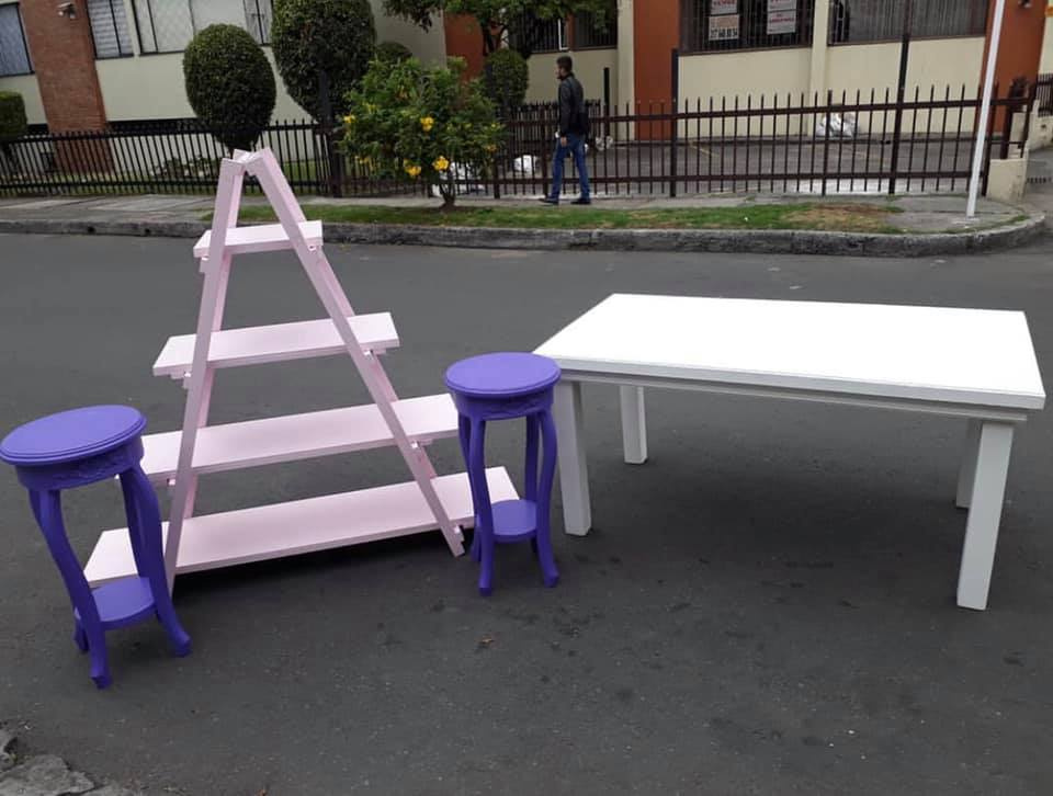 Escalera  tipo Tijera 
Altura 153cm 
Profundidad 40 cm 
Alquiler $  60.000
Precio Unitario