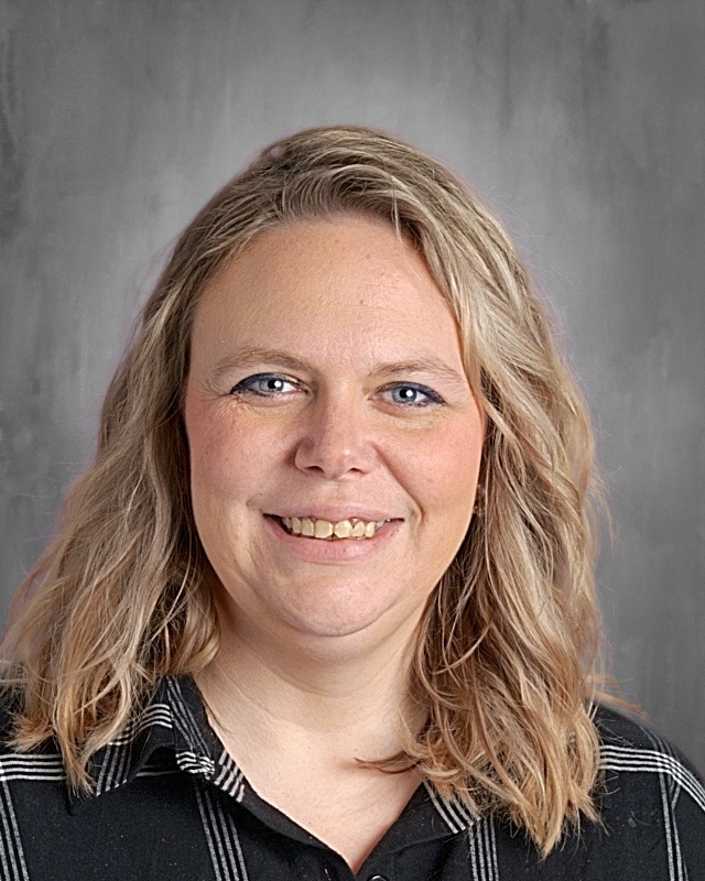 Lindsay Sutton
High School
History & Elective Teacher