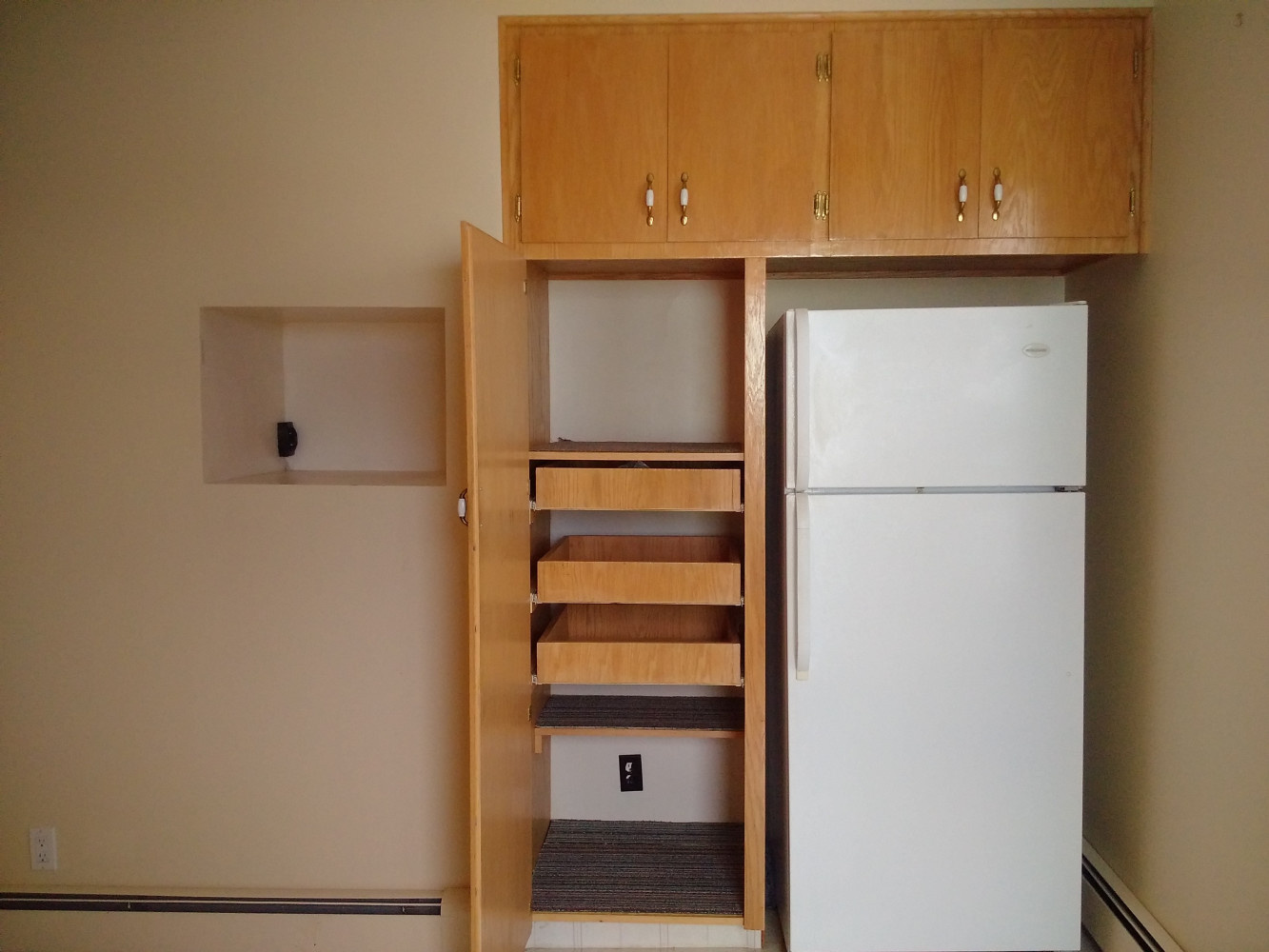 434 Lancaster #2 Kitchen