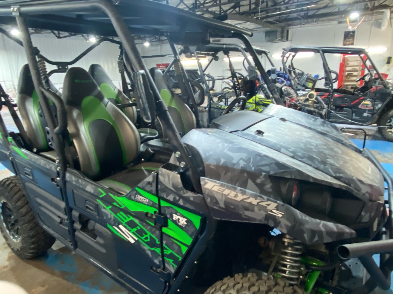 https://0201.nccdn.net/4_2/000/000/03f/ac7/4-seat-camo.jpg