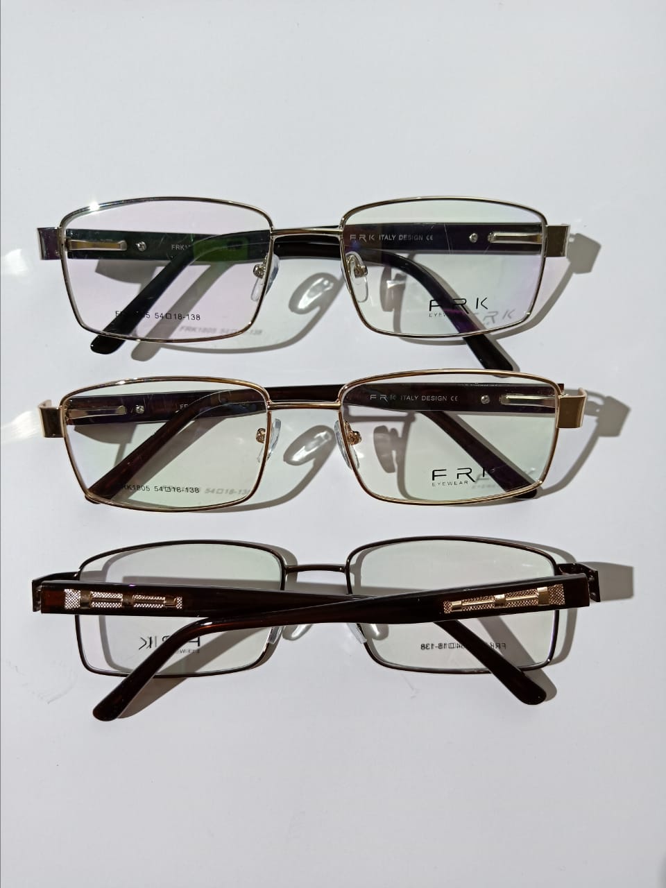 Modelo: FRK1805
Colores: Dorado, Plateado y Negro