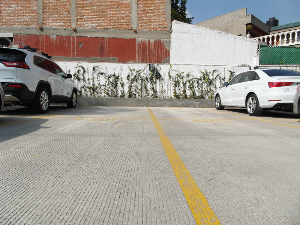 ESTACIONAMIENTO DOBLE