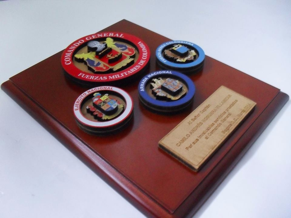 Placa cortes laser mdf, impresa a color en rígidos.
 tipo rectangular.