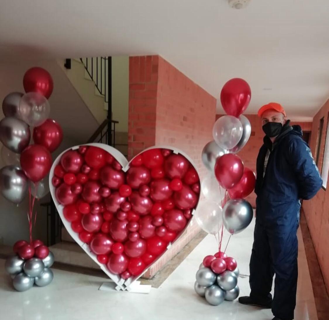 Corazon Hueco Gigante
$60.000 Sin Globos
$250.000 Con Globos
1.40m Alto X 1.40m Ancho
24Cm Profundidad