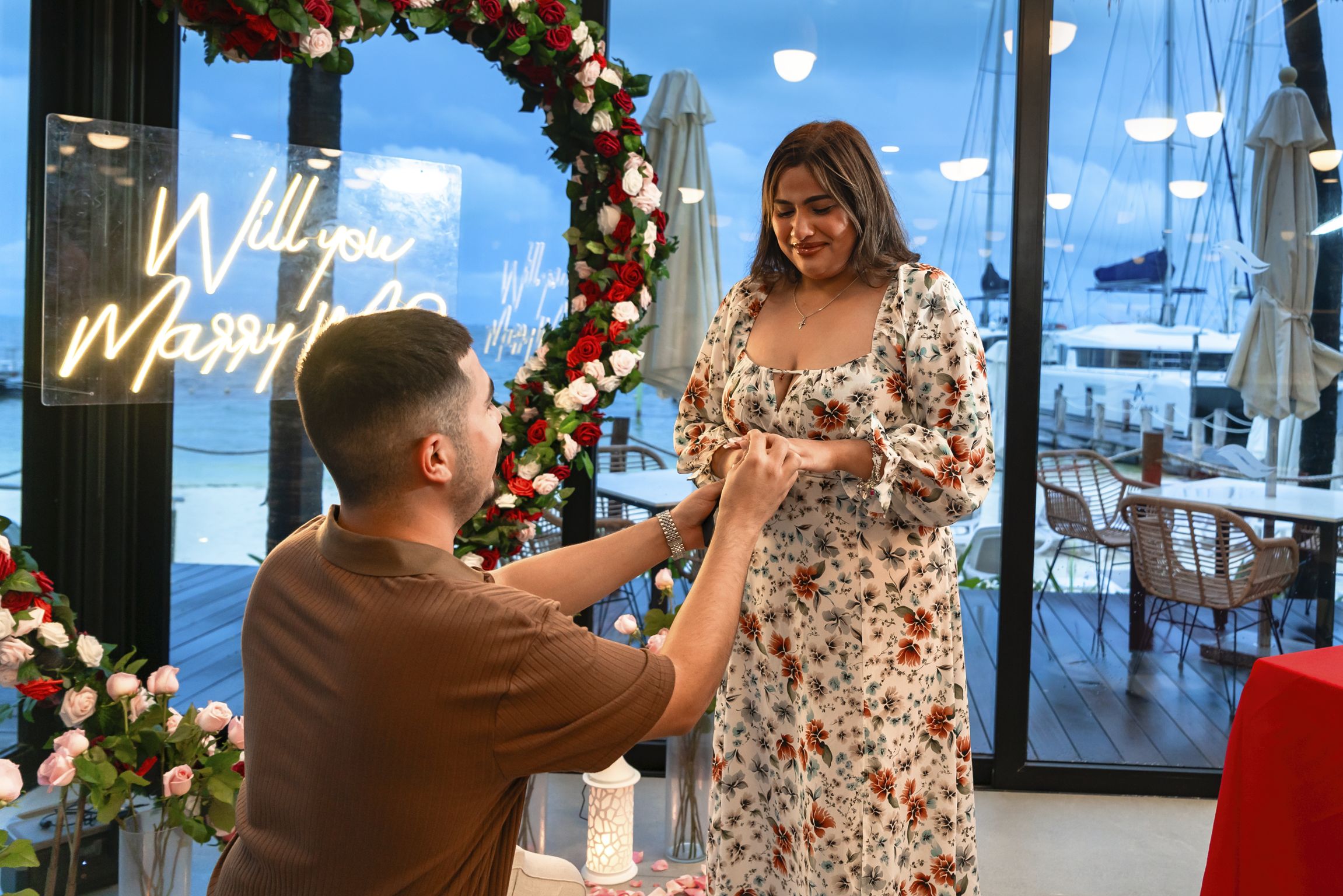 https://0201.nccdn.net/4_2/000/000/03f/ac7/contratar-foto%CC%81grafo-de-pedida-en-cancu%CC%81n-luxury-engagement-ph.jpg