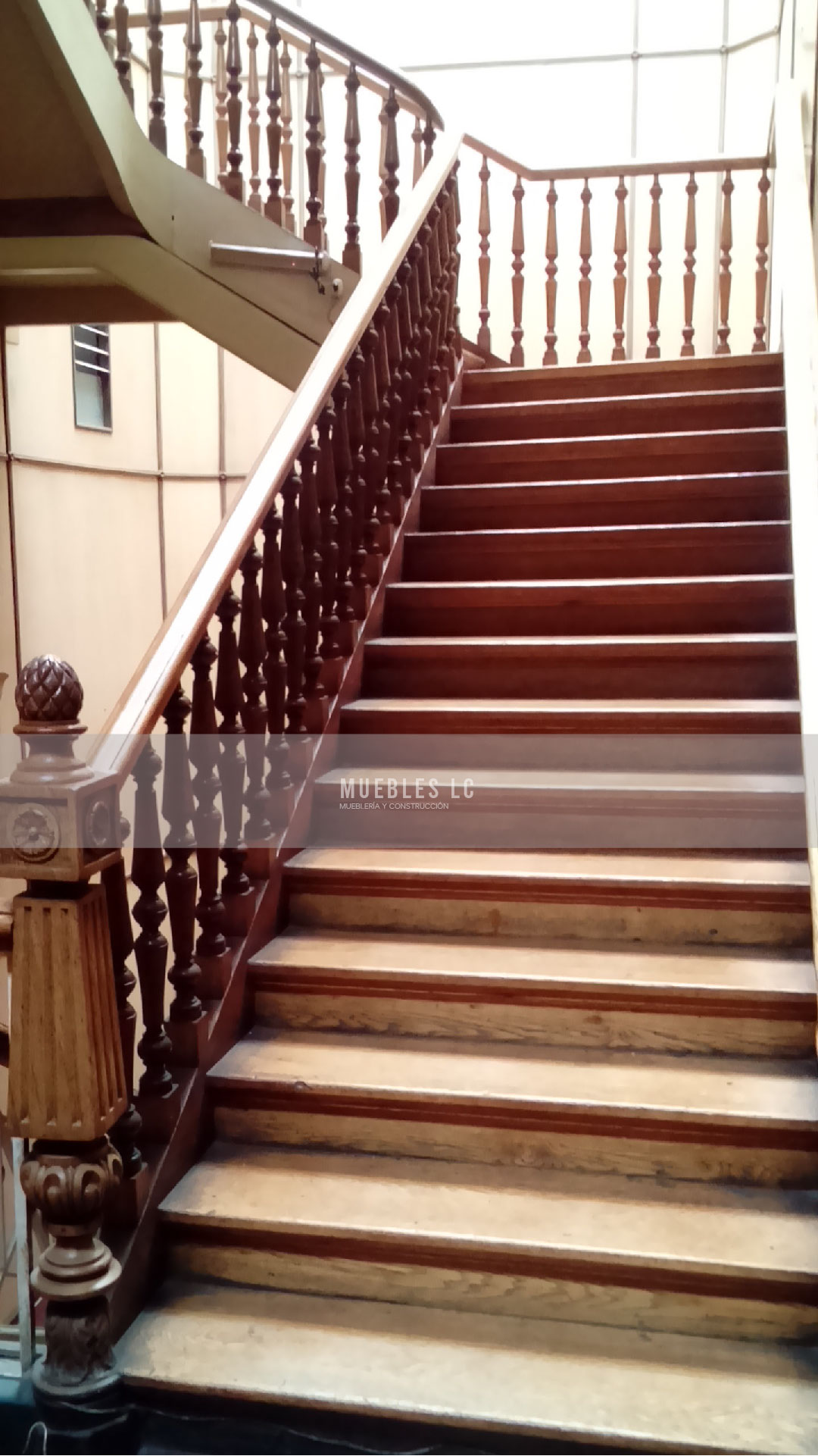 FABRICA DE MUEBLES LC - Peldaños, pasamos