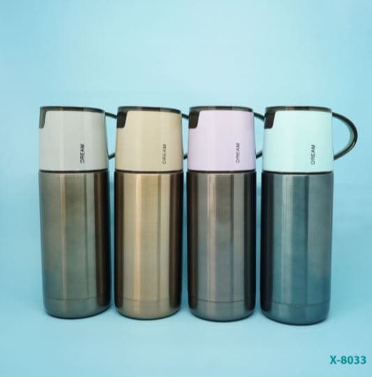 X-8033
TERMO CON TAPA DE TAZA 
CAPACIDAD DE 350 ml