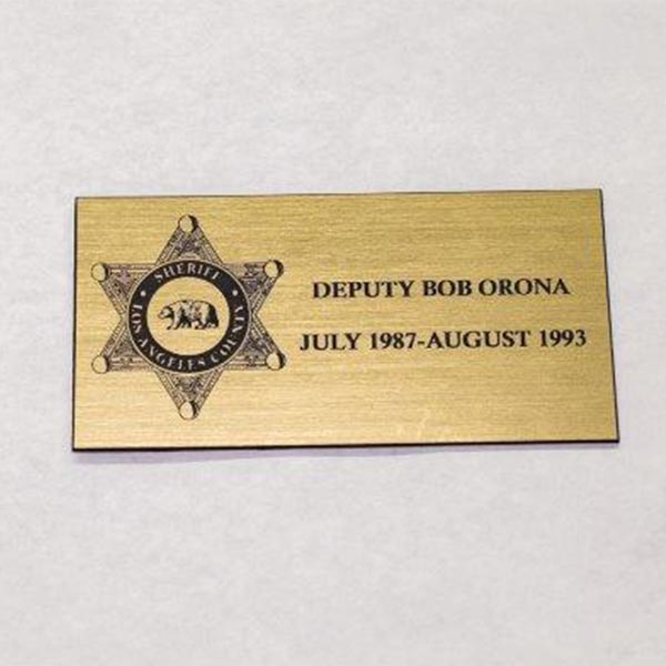 https://0201.nccdn.net/4_2/000/000/03f/ac7/namebadges-1-600x600.jpg