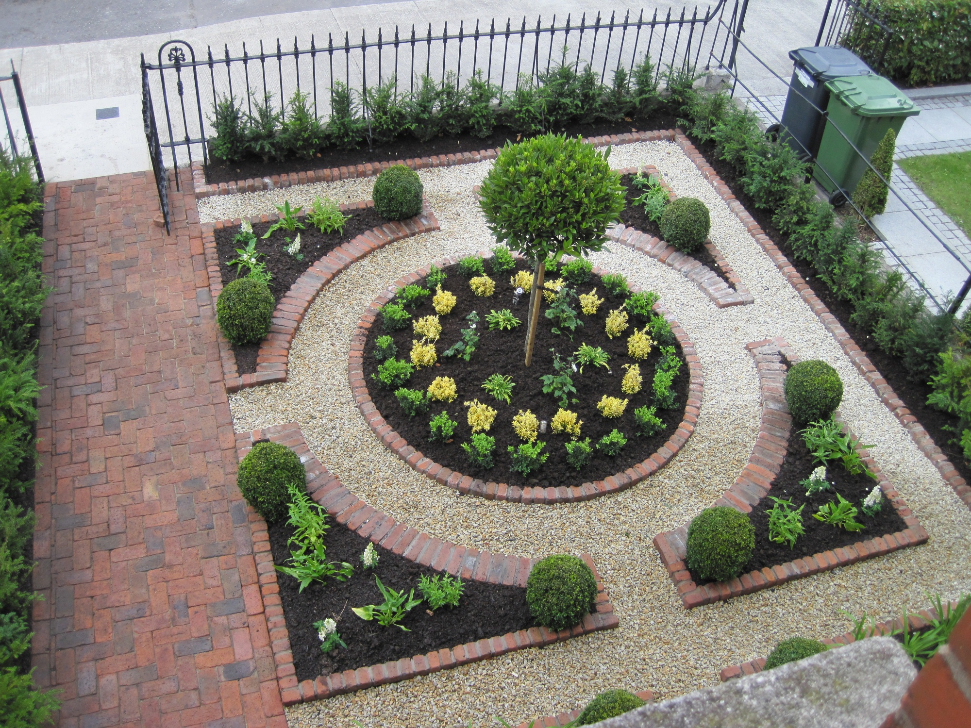 Front Garden Parterre
