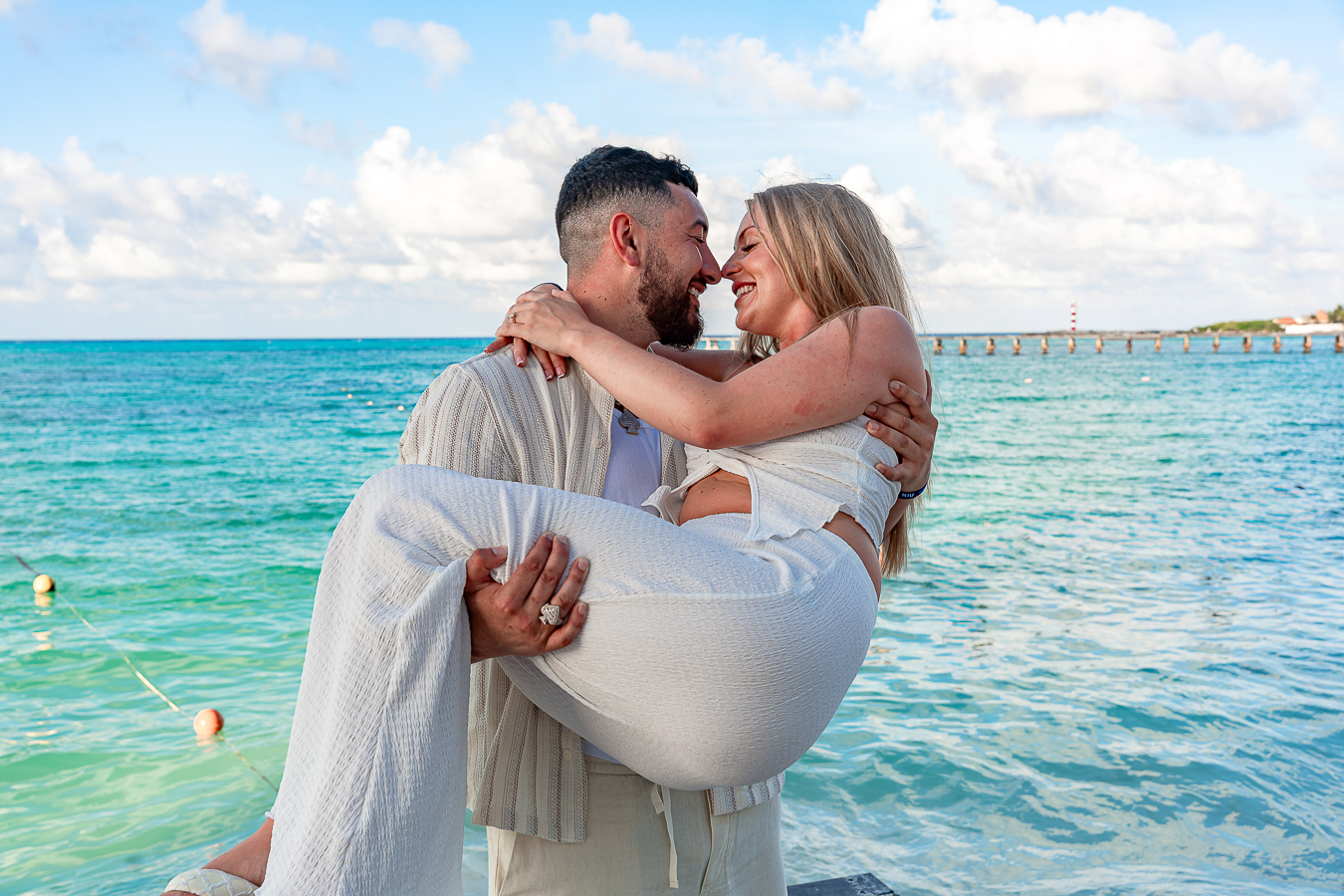 https://0201.nccdn.net/4_2/000/000/03f/ac7/romantic-proposal-in-cancun-riu-cancun-allinclusive118.jpg.jpg