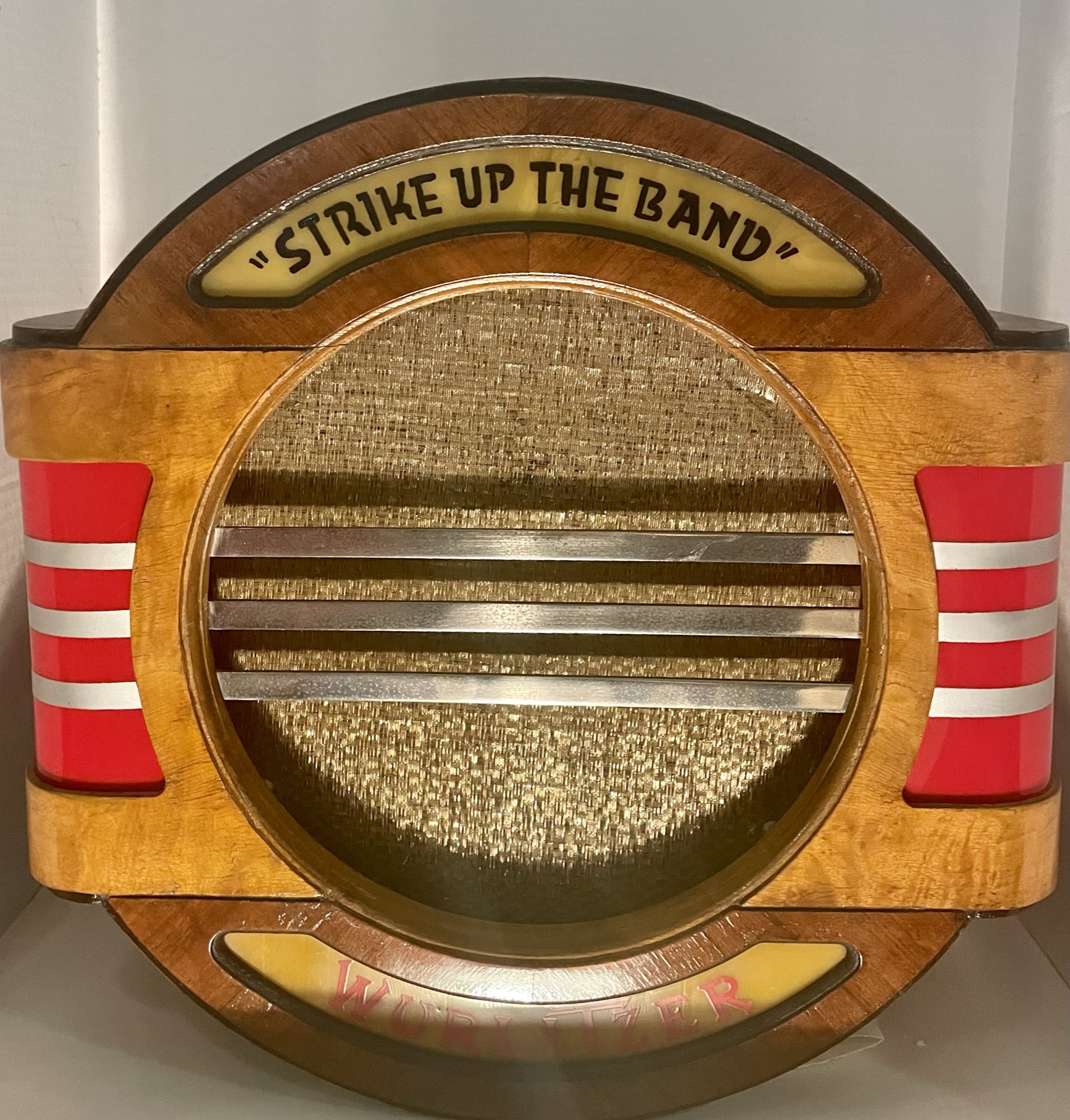 https://0201.nccdn.net/4_2/000/000/03f/ac7/strike-up-the-band-speaker.jpeg
