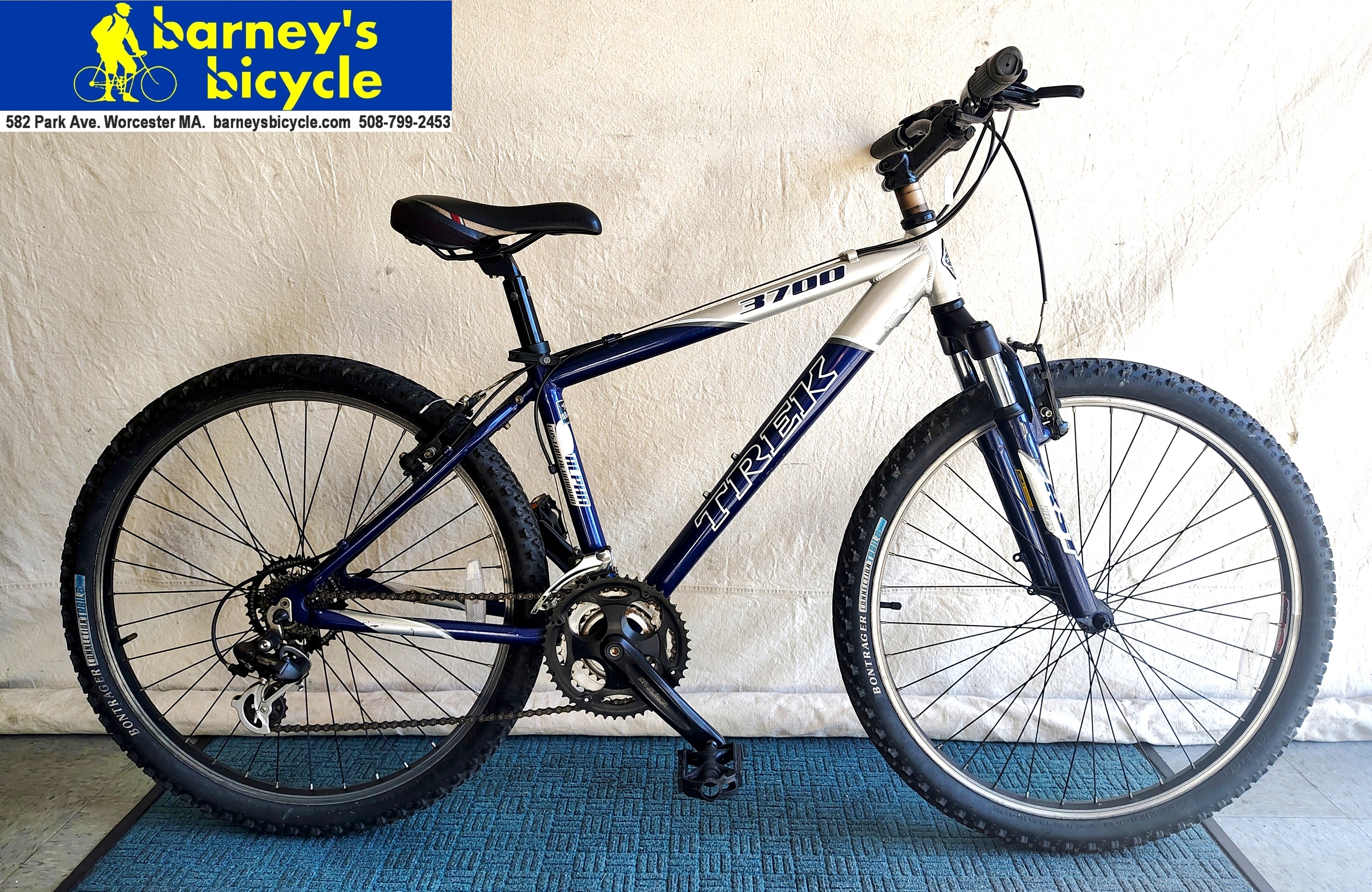 Trek 3700
Frame Size: 16" SM/ Rider Height: 5'4-5'7
Condition: Nice, Professionally Tuned
Price: $379.00  