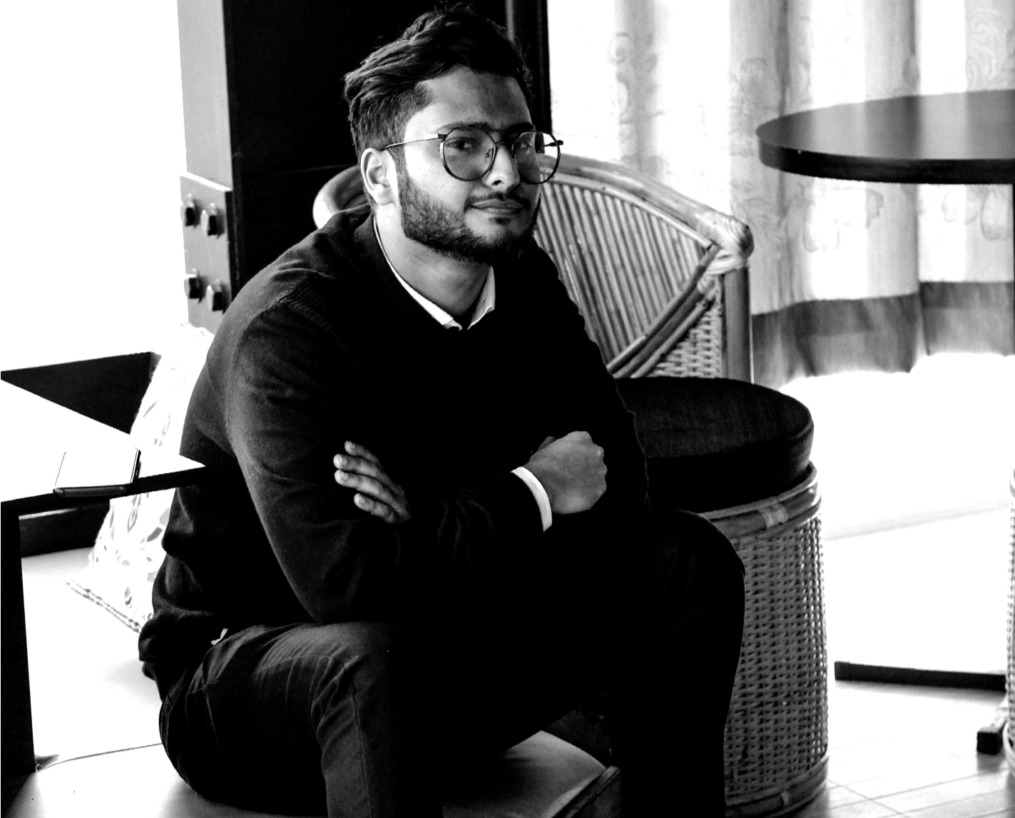 "Magnífico trato y profesionalidad. Notaría Muy bien organizada y ágil. Hacen que el trámite a realizar sea fácil de entender para todos" - Oscar Gil.