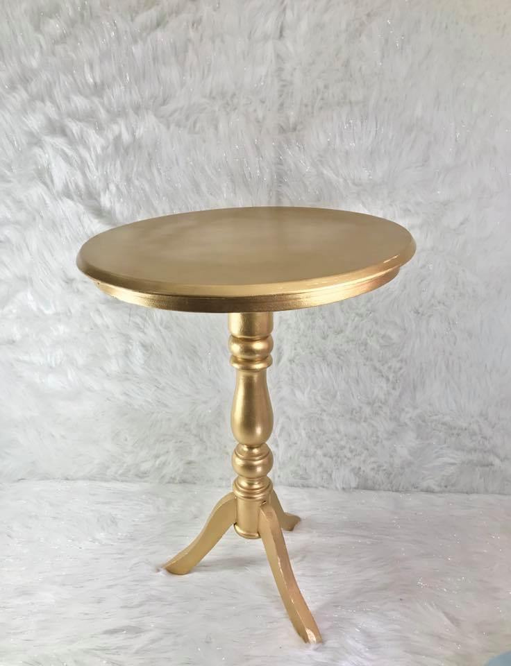 Auxiliar Redonda Blanca
Medidas
59cm diámetro
$ 70.000
45cm de altura
(DORADO)