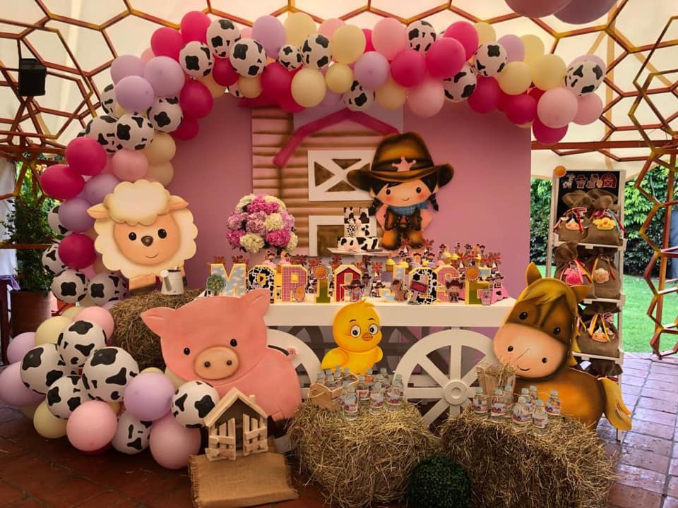 Altura 2.20m x 1.04m
Tapizado Rosado
$60.000
Precio unitario por modulo
Imagen referencial de 3 módulos