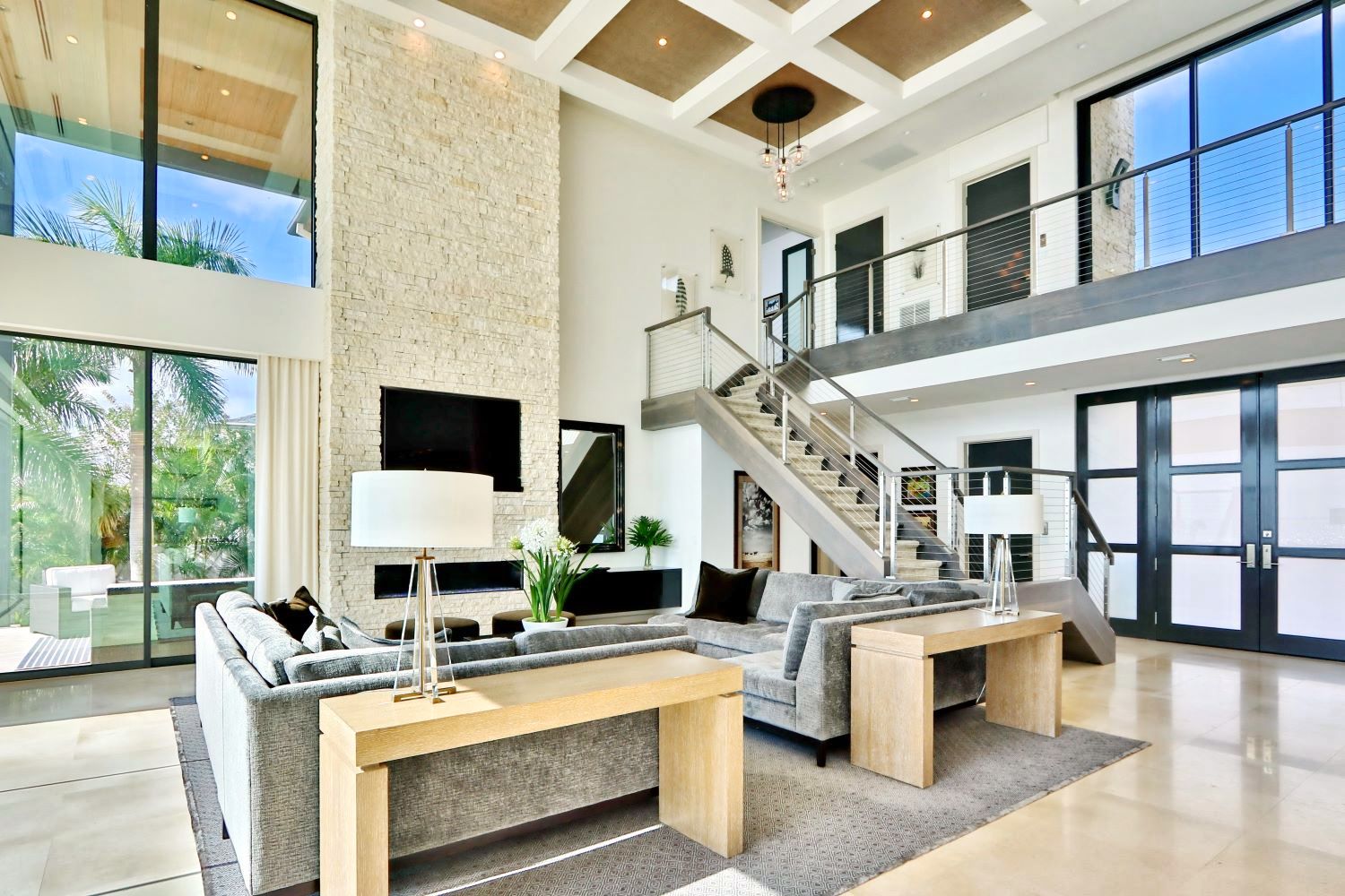 https://0201.nccdn.net/4_2/000/000/03f/ac7/waterfront-contemporary-home--3-.jpg