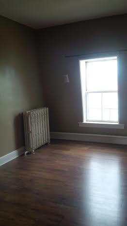 215 Douglas #3 Living Room