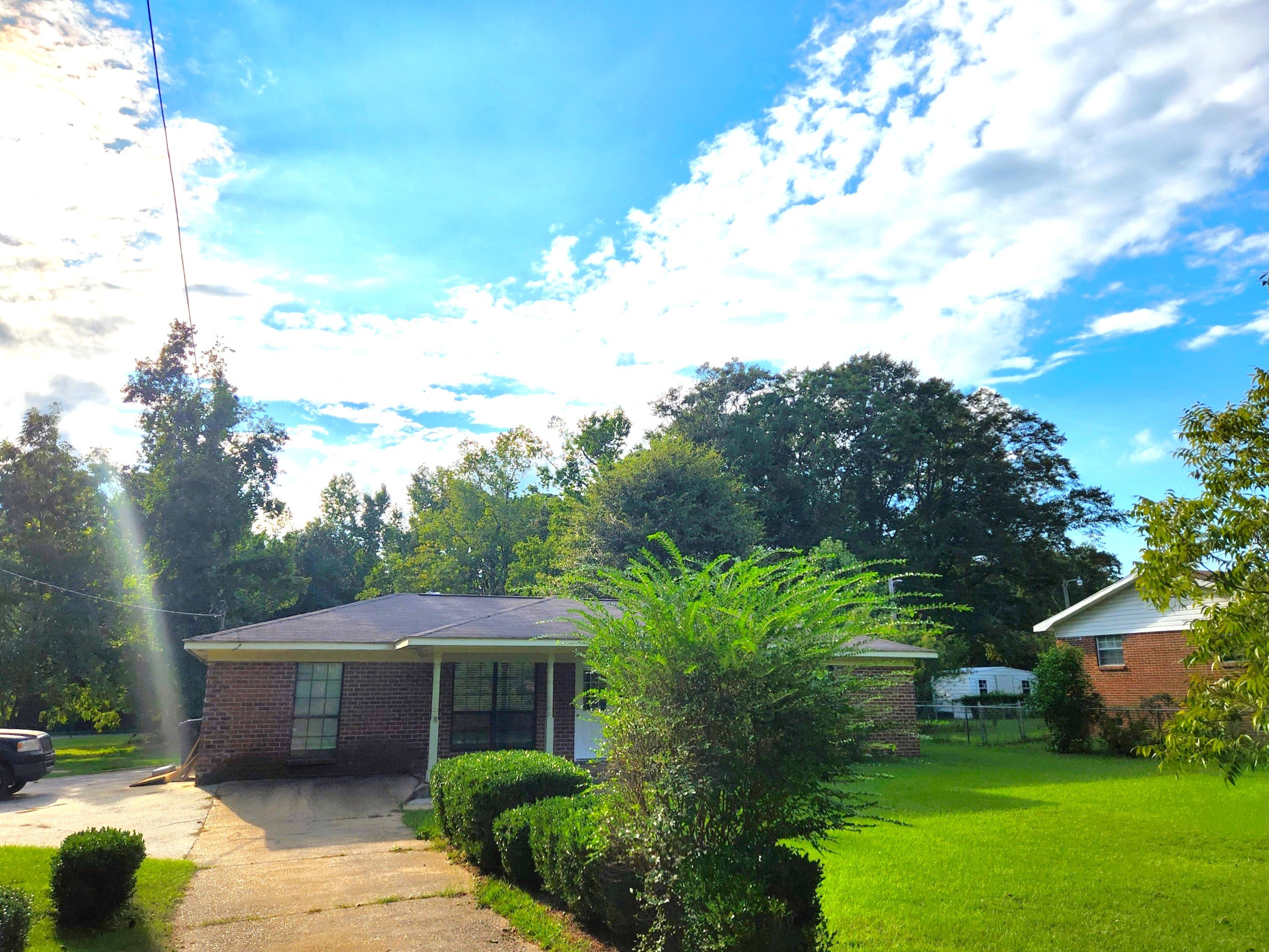 901 Eagle Rd Dothan 2370 sf  Brick5/2 199,900 8% dn 1590 mth