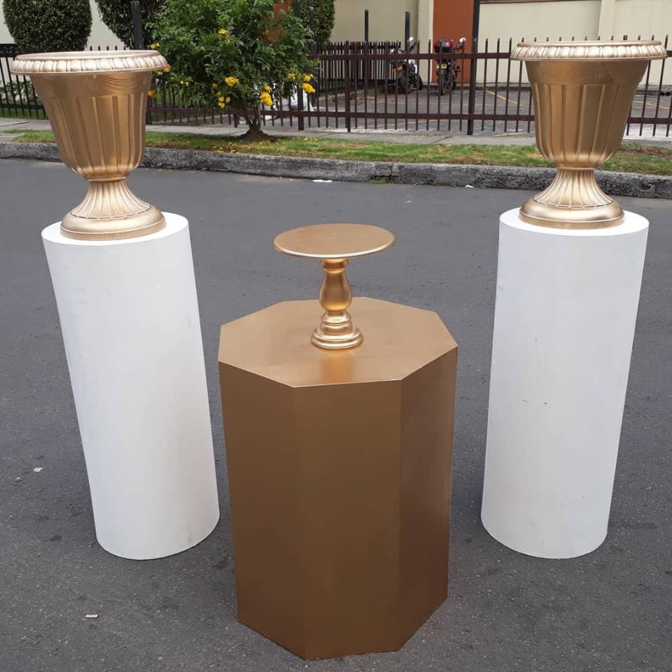 octagonal dorado $50.000
cilindro blanco $50.000
precio unitario