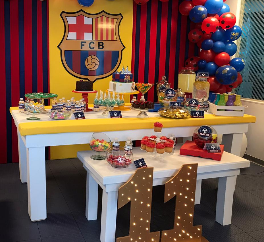 Rectangular Grande alta
Color Amarillo 2.20X1m 100.000
Mesas Auxiliares color Blanco
Largo 1.20m
altura 55cm
profundidad 56cm
c/u 50.000