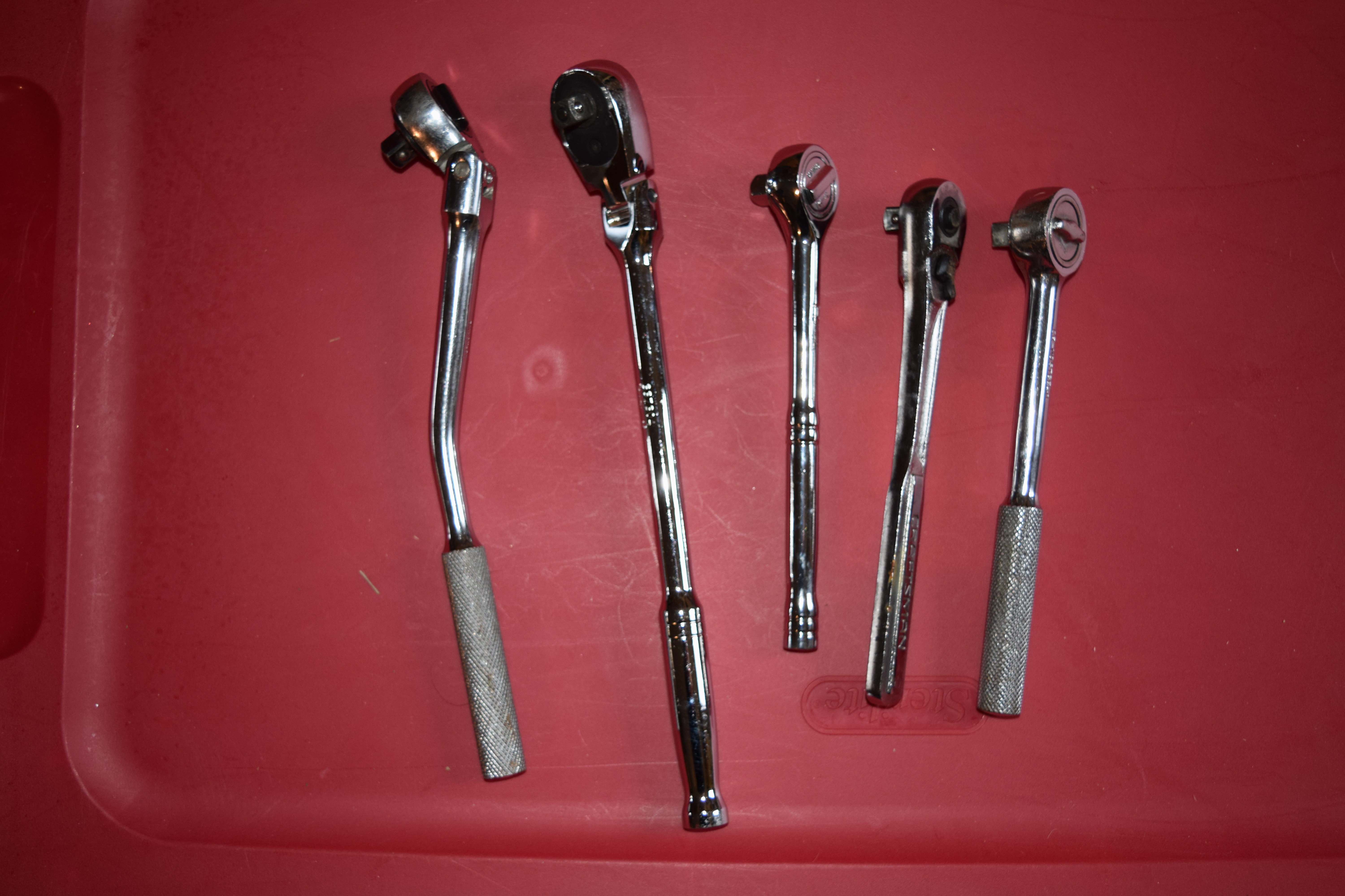 3/8” Drive Ratchets (x2 Swivel head, Straight x3)