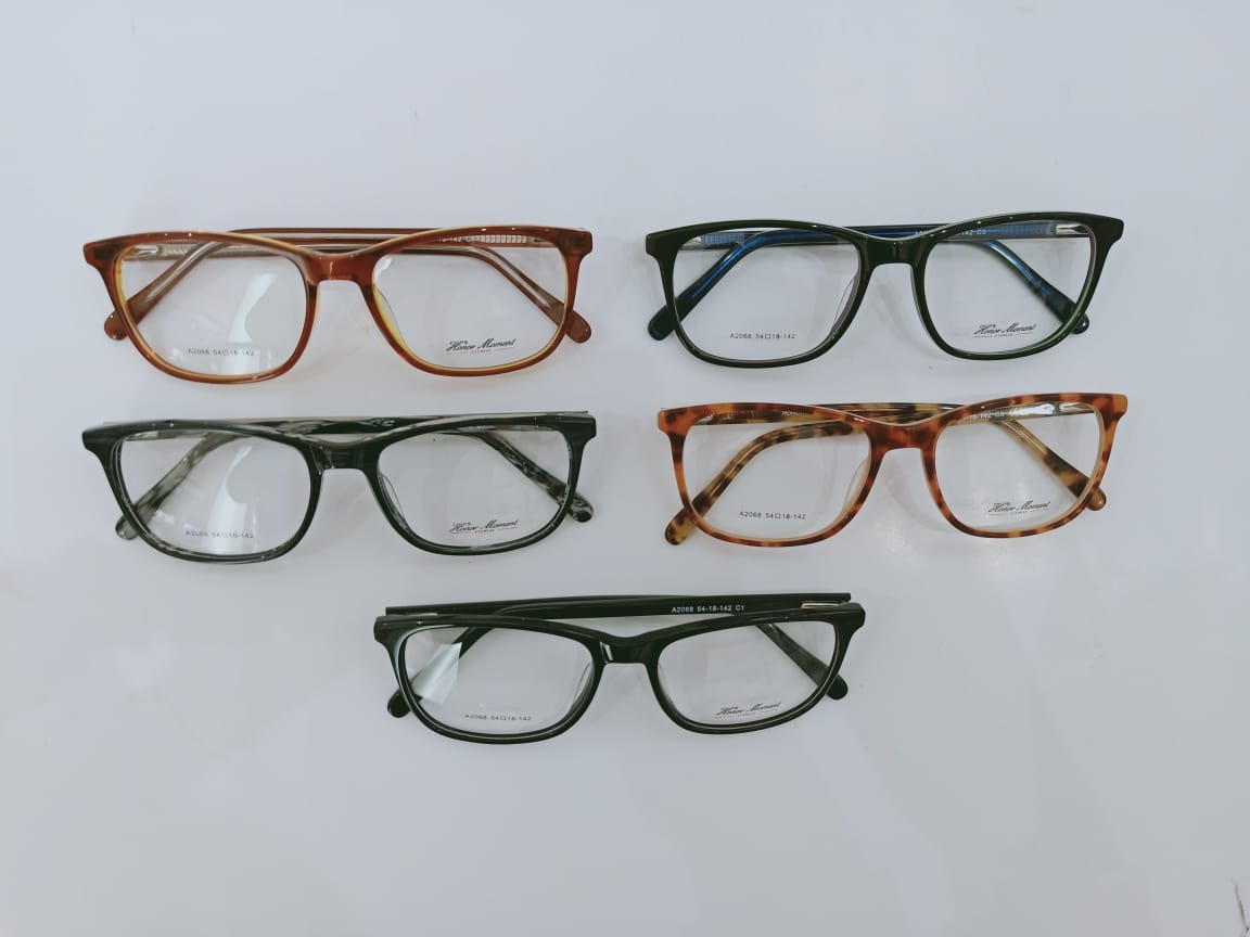 Modelo: A2068
Colores: Azul, Negro, Cafe