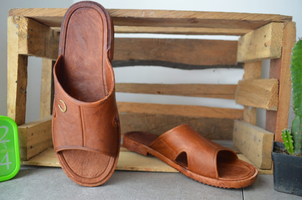 Chanclas sale de herradura