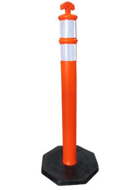 Poste delimitador con base negra
con reflejante.
Ancho 42 cm
Alto 110 cm