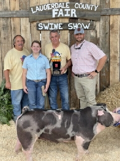 Ann Thomas Lowery
2021 Lauderdale County Fair
Champion Spot Gilt
Supreme Champion Gilt Overall