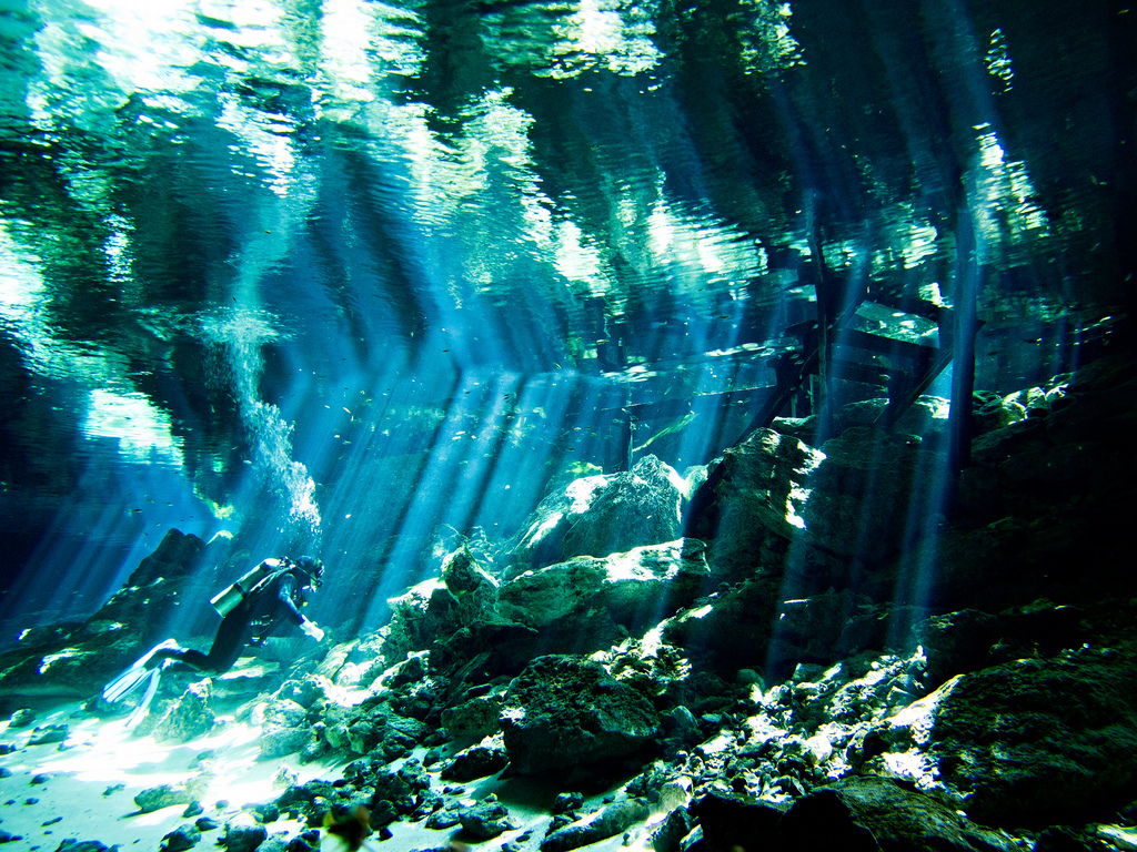 CON LAS AGUAS CRISTALINAS NO PERDERAS DETALLE