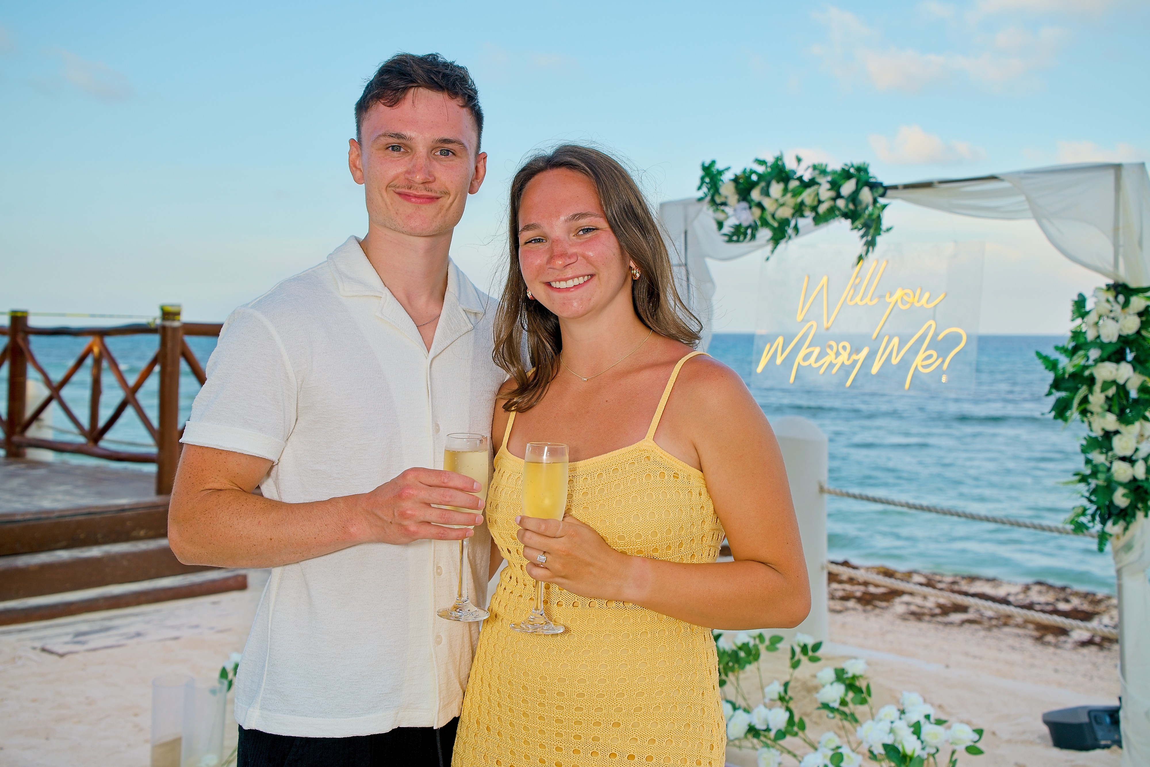 https://0201.nccdn.net/4_2/000/000/046/6ea/engagement-moment-captured-%E2%80%93-proposal-photos10.jpg