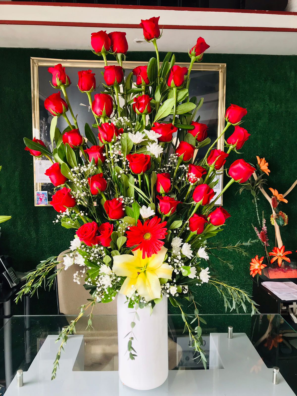 Arreglo S17 50 Rosas rojas $ 4000