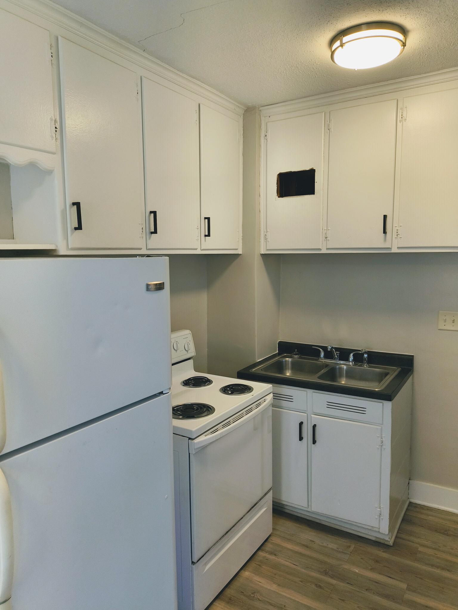 https://0201.nccdn.net/4_2/000/000/046/6ea/kitchen-2.jpg