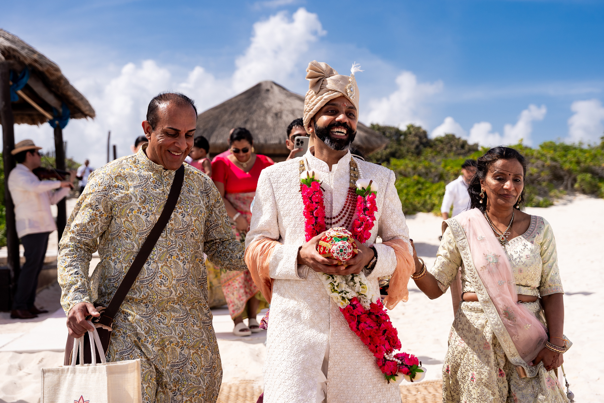 https://0201.nccdn.net/4_2/000/000/046/6ea/urmi-sid-43.jpg