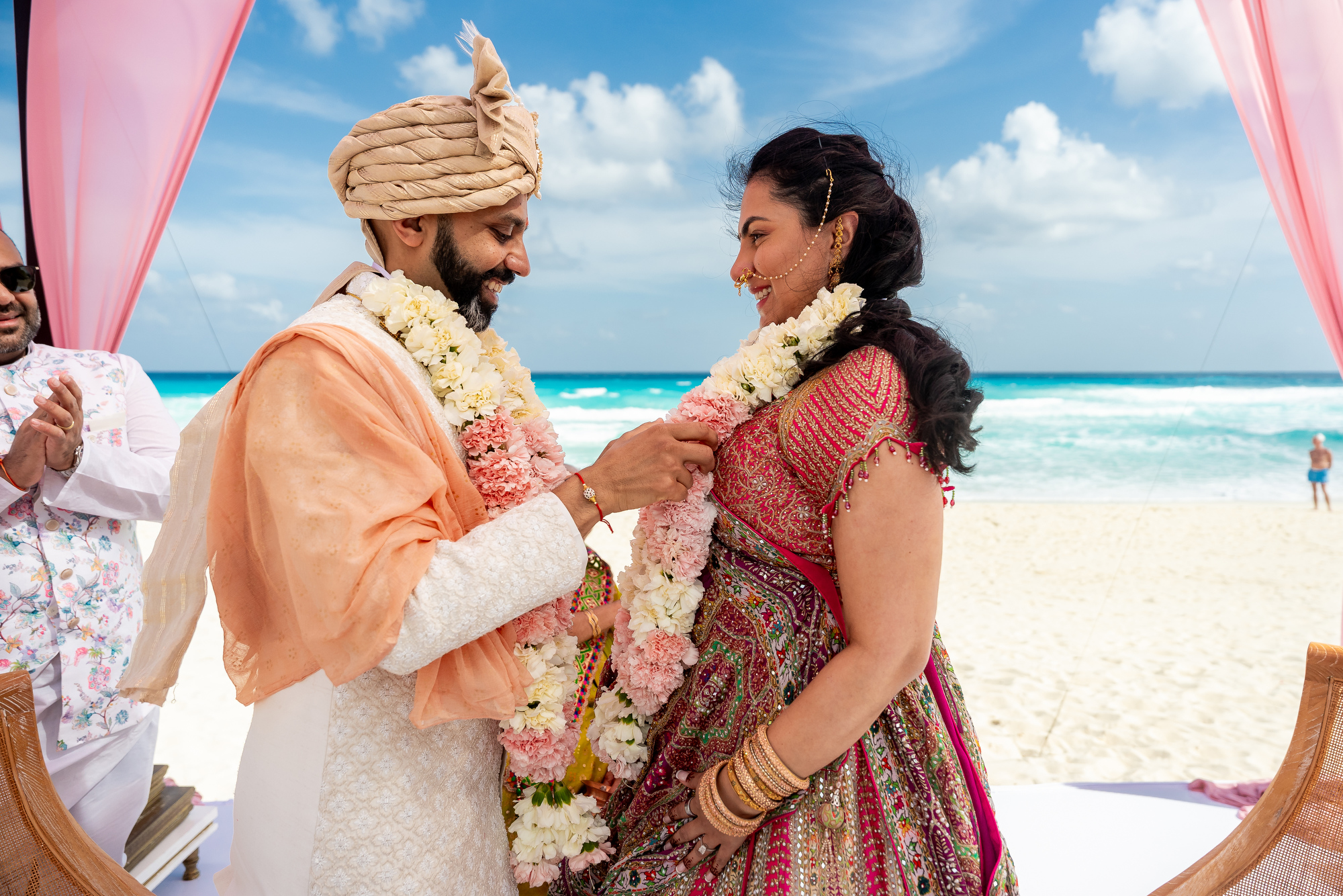 https://0201.nccdn.net/4_2/000/000/046/6ea/urmi-sid-51.jpg