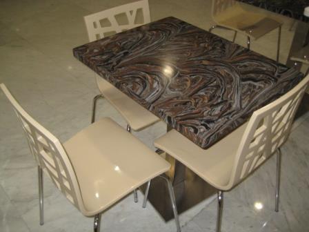 Fabricación e instalación de encimera en mármol.