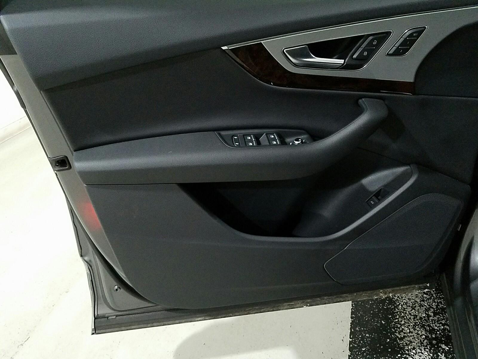 DRIVERDOORPANEL DRIVERDOORPANEL