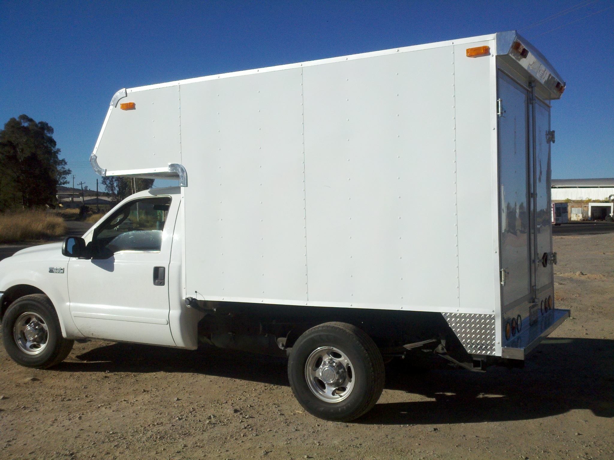 campers volado chasis nissan  