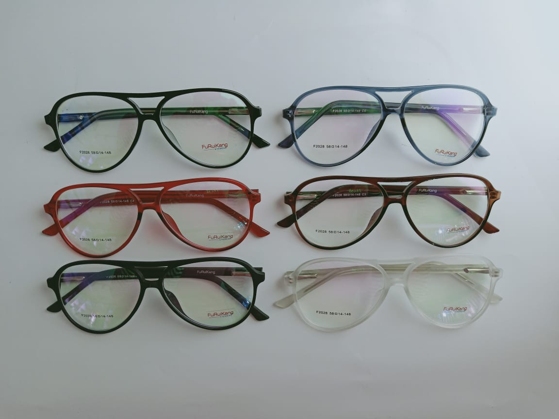 Modelo: F2028
Colores: Negro mate, Negro brilloso, Rojo, Gris, Blanco y Cafe